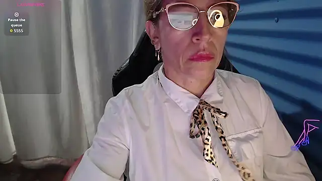 Chayla Ruiz online show from 04-29-26, 08:04