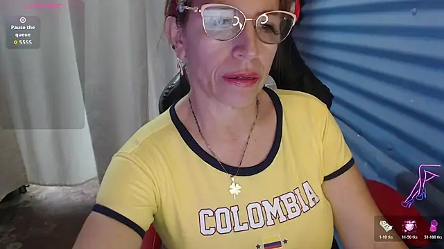 Chayla Ruiz online show from 06-17-26, 09:27