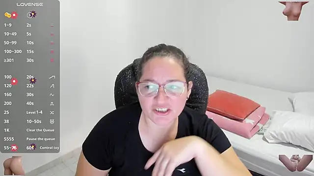 Snapshot of alejandra_milf_ chatting on 02-01-25, 04:00 alejandra milf online show from 02-01-25, 04:00