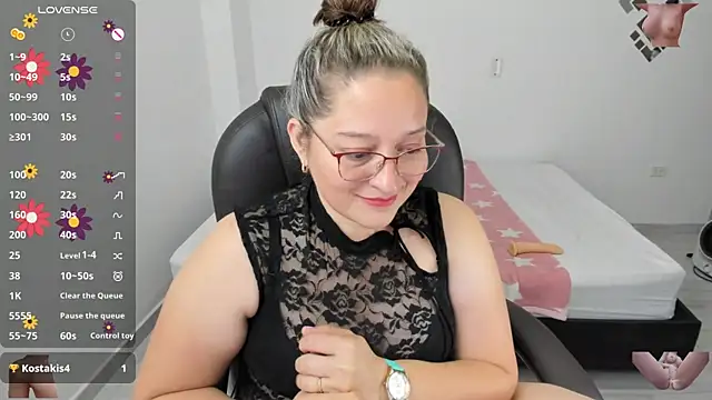 Snapshot of alejandra_milf_ chatting on 03-10-25, 12:29 alejandra milf online show from 03-10-25, 12:29