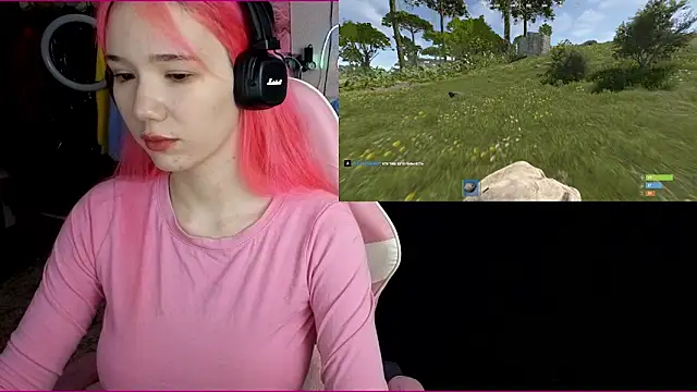 Snapshot of Maya_Viola chatting on 10-28-25, 05:55 Maya Viola online show from 10-28-25, 05:55