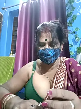 Snapshot of parioo7 chatting on 12-04-24, 05:00 parioo7 online show from 12-04-24, 05:00