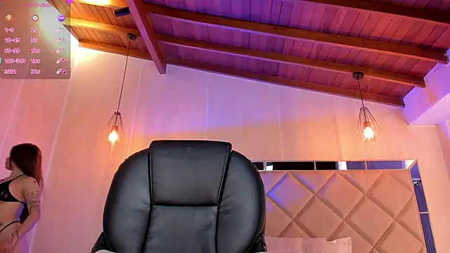 Snapshot of MaryLewis_ chatting on 01-25-25, 06:24 MaryLewis online show from 01-25-25, 06:24