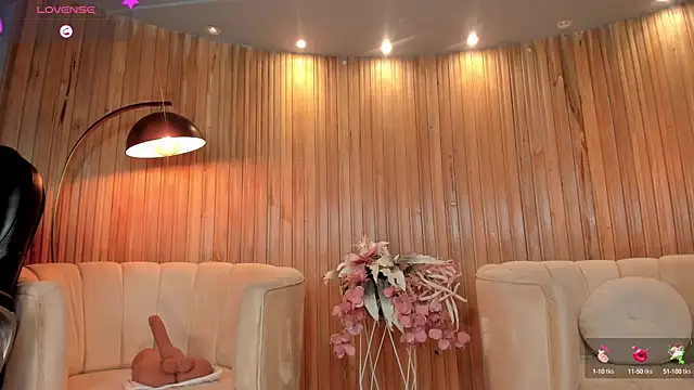 Snapshot of MaryLewis_ chatting on 03-17-25, 05:49 MaryLewis online show from 03-17-25, 05:49