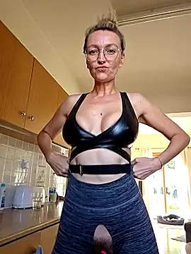 MissMialicious online show from 10-23-25, 07:07