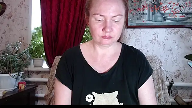 EmilyDoth online show from 05-06-26, 08:19