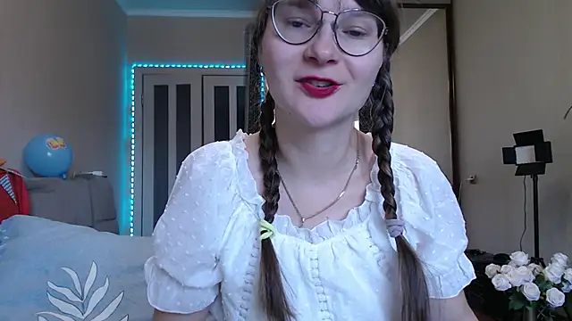 KiraGoldens online show from 09-21-25, 06:04