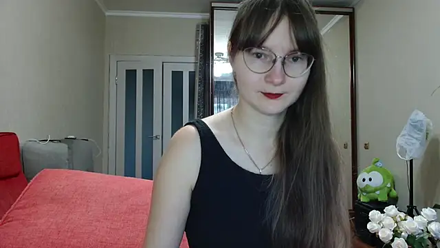 KiraGoldens online show from 10-27-25, 06:17