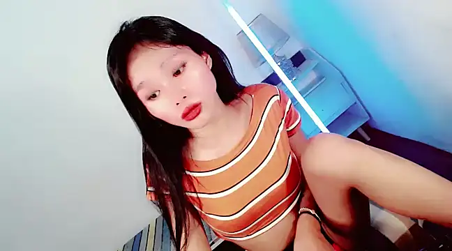 Snapshot of amomentoflust69 chatting on 03-16-25, 06:53 amomentoflust69 online show from 03-16-25, 06:53