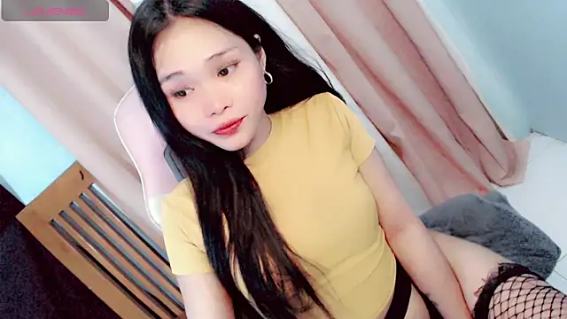 amomentoflust69 online show from 05-10-26, 12:10