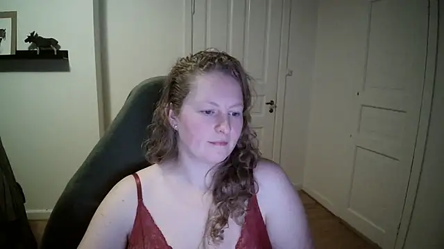 Snapshot of Girlnina-1995 chatting on 12-09-24, 05:19 Girlnina-1995 online show from 12-09-24, 05:19