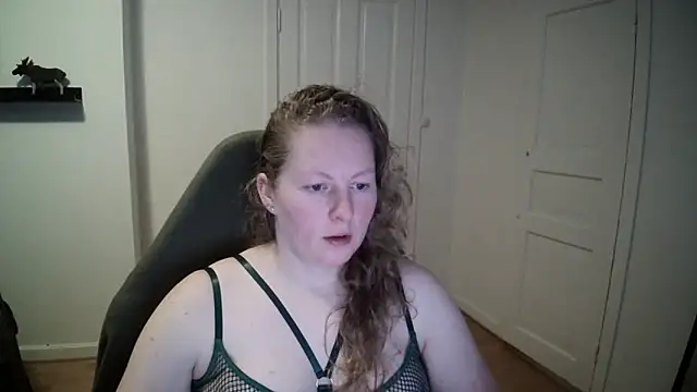 Snapshot of Girlnina-1995 chatting on 12-10-24, 09:55 Girlnina-1995 online show from 12-10-24, 09:55