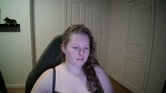 Snapshot of Girlnina-1995 chatting on 12-12-24, 04:32 Girlnina-1995 online show from 12-12-24, 04:32