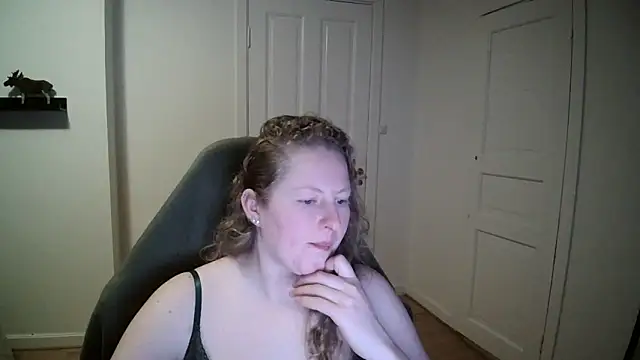 Snapshot of Girlnina-1995 chatting on 01-07-25, 02:51 Girlnina-1995 online show from 01-07-25, 02:51