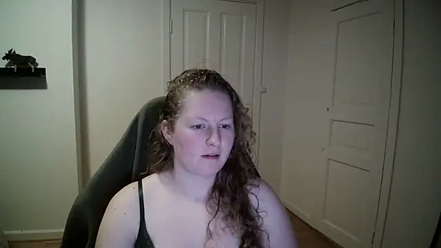 Snapshot of Girlnina-1995 chatting on 01-07-25, 06:45 Girlnina-1995 online show from 01-07-25, 06:45