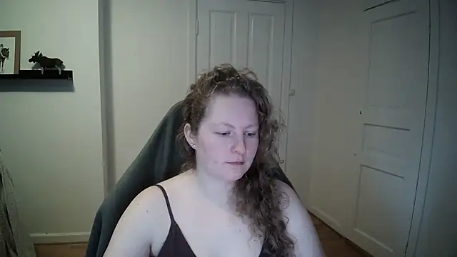 Snapshot of Girlnina-1995 chatting on 01-08-25, 09:32 Girlnina-1995 online show from 01-08-25, 09:32