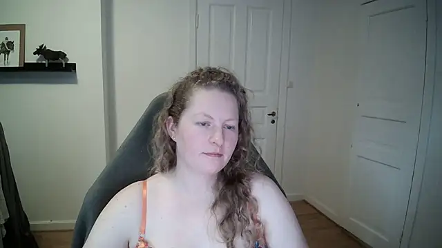 Snapshot of Girlnina-1995 chatting on 01-09-25, 12:52 Girlnina-1995 online show from 01-09-25, 12:52