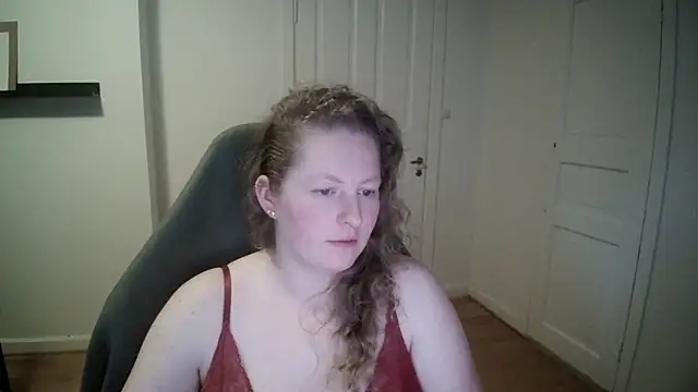 Snapshot of Girlnina-1995 chatting on 01-13-25, 01:17 Girlnina-1995 online show from 01-13-25, 01:17