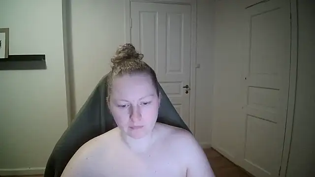 Snapshot of Girlnina-1995 chatting on 01-15-25, 03:39 Girlnina-1995 online show from 01-15-25, 03:39