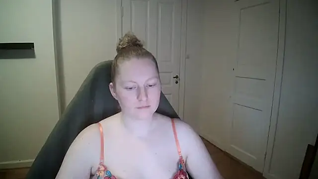 Snapshot of Girlnina-1995 chatting on 01-22-25, 11:56 Girlnina-1995 online show from 01-22-25, 11:56
