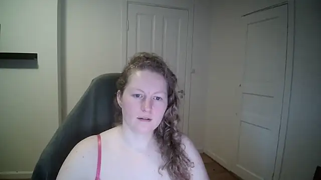 Snapshot of Girlnina-1995 chatting on 01-27-25, 10:49 Girlnina-1995 online show from 01-27-25, 10:49