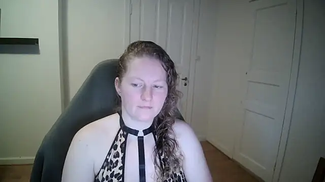 Snapshot of Girlnina-1995 chatting on 01-28-25, 10:12 Girlnina-1995 online show from 01-28-25, 10:12