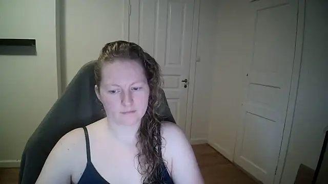 Snapshot of Girlnina-1995 chatting on 02-04-25, 11:49 Girlnina-1995 online show from 02-04-25, 11:49