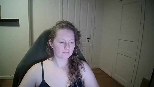 Snapshot of Girlnina-1995 chatting on 02-04-25, 07:55 Girlnina-1995 online show from 02-04-25, 07:55