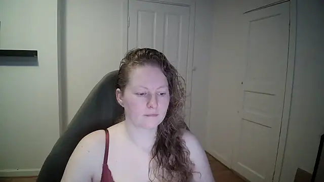 Snapshot of Girlnina-1995 chatting on 02-17-25, 08:52 Girlnina-1995 online show from 02-17-25, 08:52