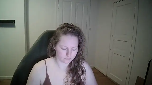 Snapshot of Girlnina-1995 chatting on 02-19-25, 03:16 Girlnina-1995 online show from 02-19-25, 03:16