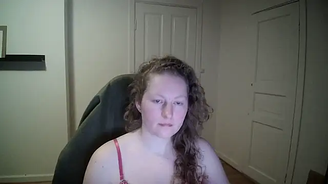 Snapshot of Girlnina-1995 chatting on 02-24-25, 09:41 Girlnina-1995 online show from 02-24-25, 09:41