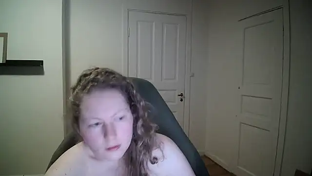 Snapshot of Girlnina-1995 chatting on 02-26-25, 05:42 Girlnina-1995 online show from 02-26-25, 05:42