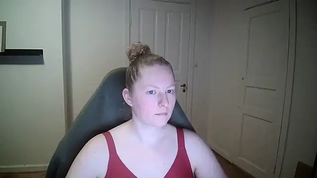 Snapshot of Girlnina-1995 chatting on 02-26-25, 06:54 Girlnina-1995 online show from 02-26-25, 06:54