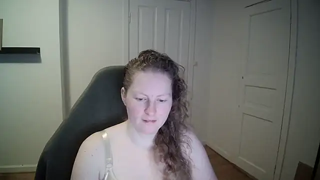 Snapshot of Girlnina-1995 chatting on 02-28-25, 09:04 Girlnina-1995 online show from 02-28-25, 09:04