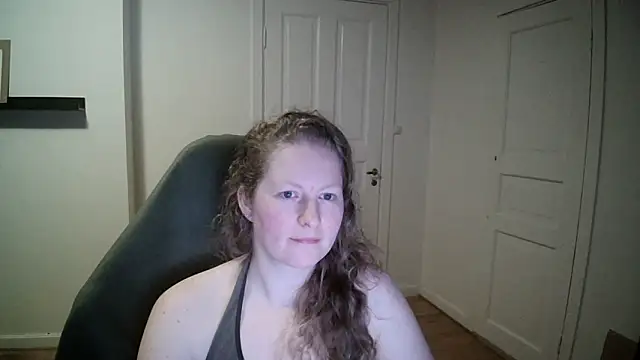 Snapshot of Girlnina-1995 chatting on 03-03-25, 09:48 Girlnina-1995 online show from 03-03-25, 09:48