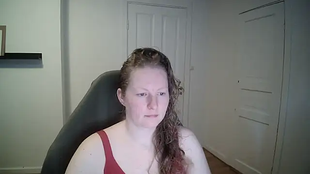 Snapshot of Girlnina-1995 chatting on 03-16-25, 10:33 Girlnina-1995 online show from 03-16-25, 10:33