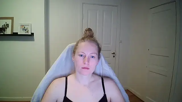 Girlnina-1995 online show from 10-21-25, 11:22