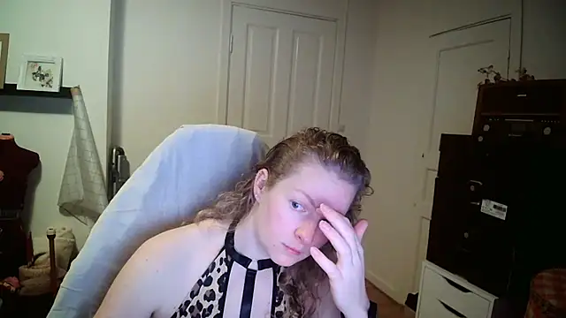 Girlnina-1995 online show from 12-15-25, 07:12