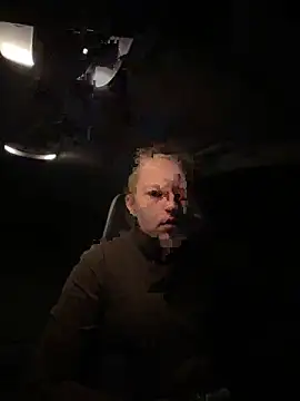 Girlnina-1995 online show from 12-20-25, 05:25