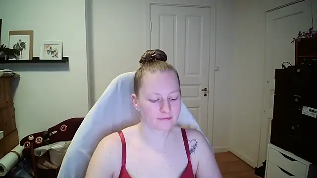 Girlnina-1995 online show from 02-19-26, 10:11