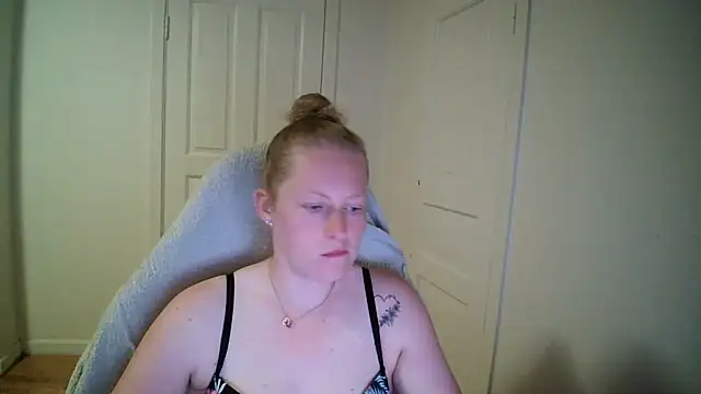 Girlnina-1995 online show from 05-11-26, 04:04