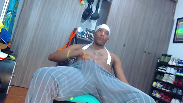 Snapshot of bigdickxblackx chatting on 05-29-26, 03:48 bigdickxblackx online show from 05-29-26, 03:48