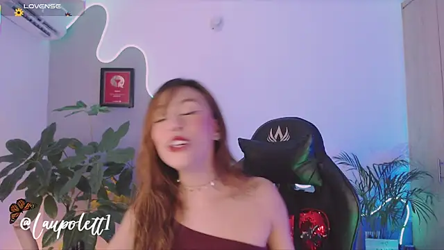 Snapshot of LauPolett chatting on 09-21-25, 04:03 LauPolett online show from 09-21-25, 04:03