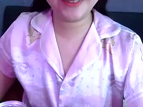 Snapshot of Bee_2k chatting on 02-13-26, 05:14 Bee 2k online show from 02-13-26, 05:14