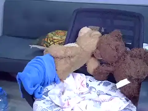 Snapshot of Bee_2k chatting on 02-15-26, 07:51 Bee 2k online show from 02-15-26, 07:51