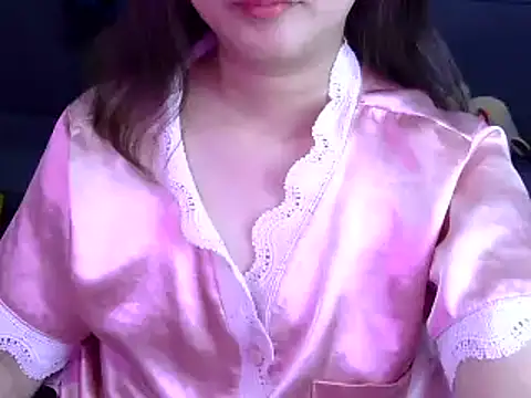 Snapshot of Bee_2k chatting on 03-16-26, 03:34 Bee 2k online show from 03-16-26, 03:34