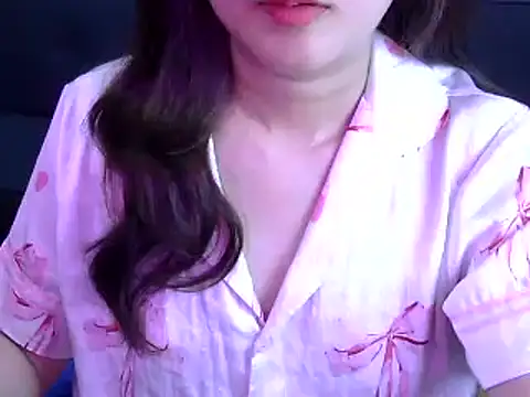 Snapshot of Bee_2k chatting on 03-21-26, 03:55 Bee 2k online show from 03-21-26, 03:55