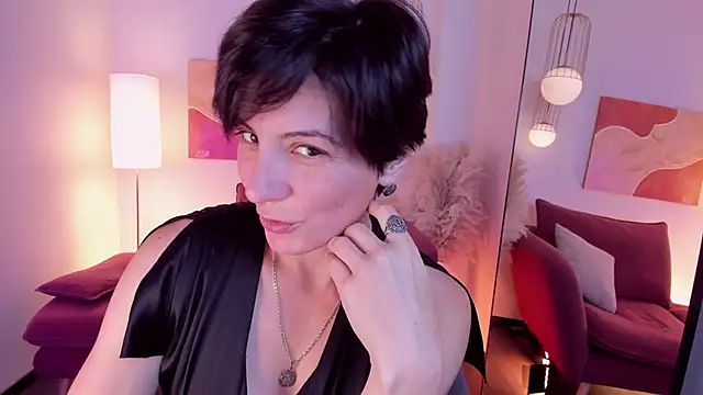 Snapshot of LorenDaze chatting on 10-01-25, 02:23 LorenDaze online show from 10-01-25, 02:23