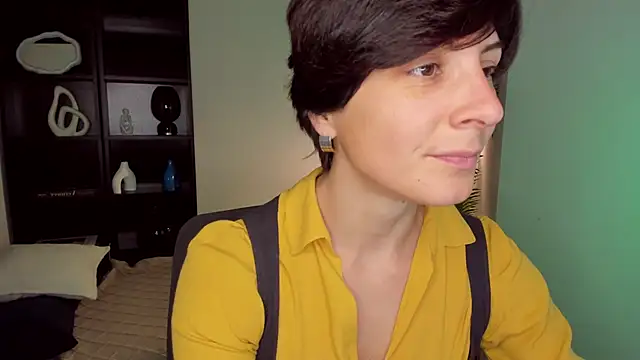 Snapshot of LorenDaze chatting on 10-28-25, 02:42 LorenDaze online show from 10-28-25, 02:42