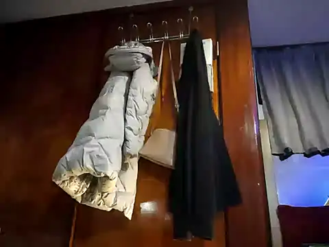 eatmeplease44 online show from 12-15-24, 08:41